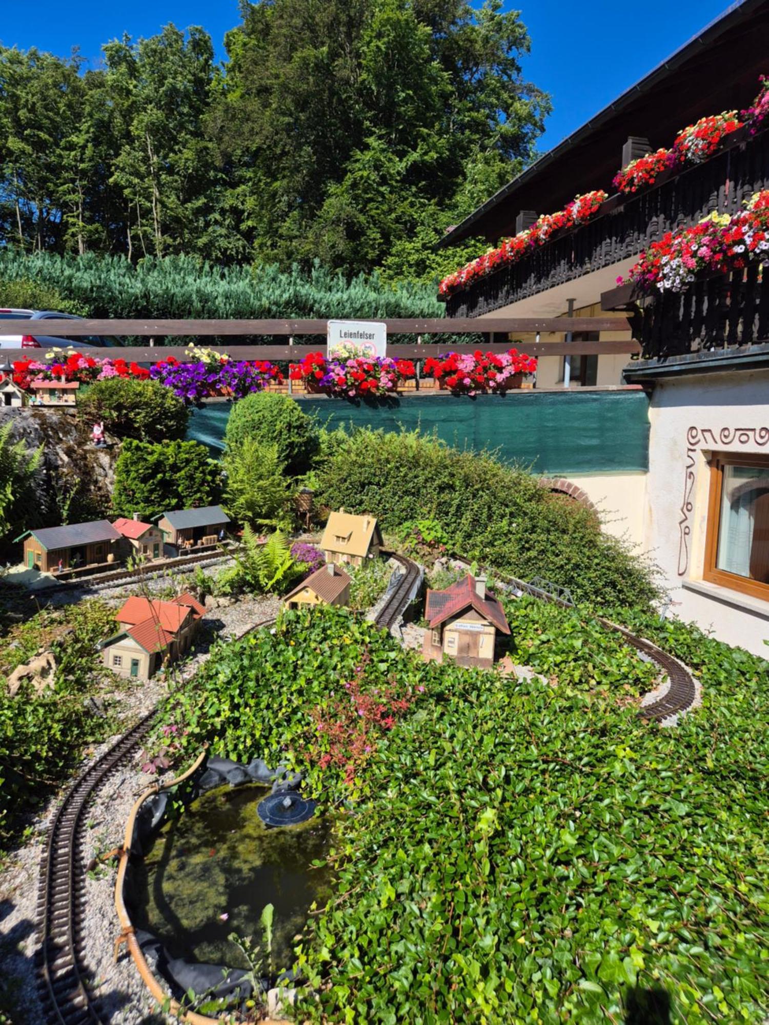 Gasthof Zur Burgruine 波滕施泰因 外观 照片